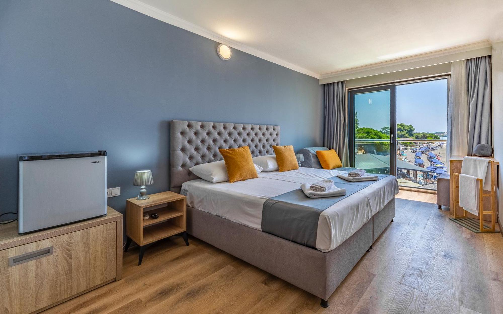 Hotel Koral ميدولين المظهر الخارجي الصورة