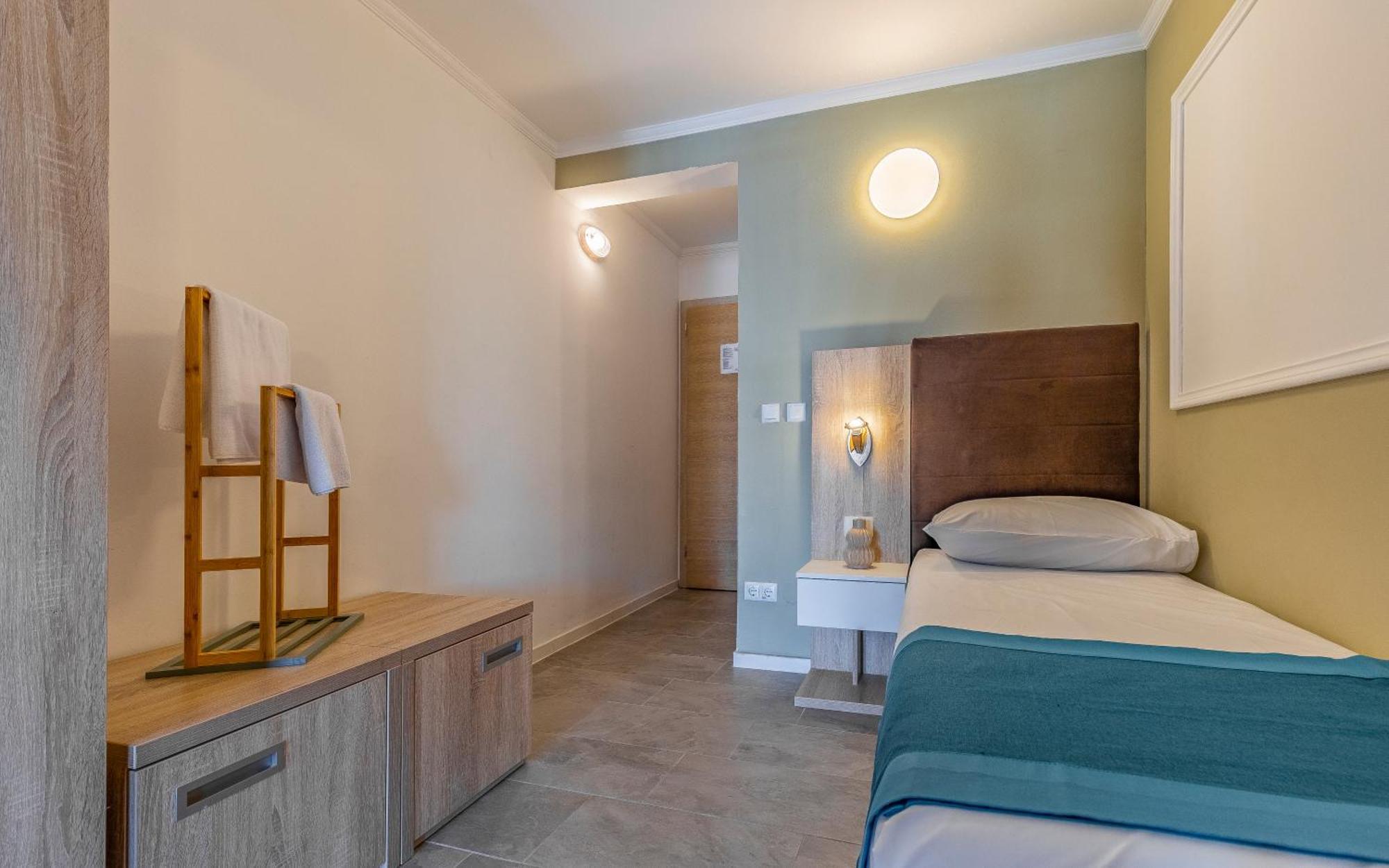 Hotel Koral ميدولين المظهر الخارجي الصورة