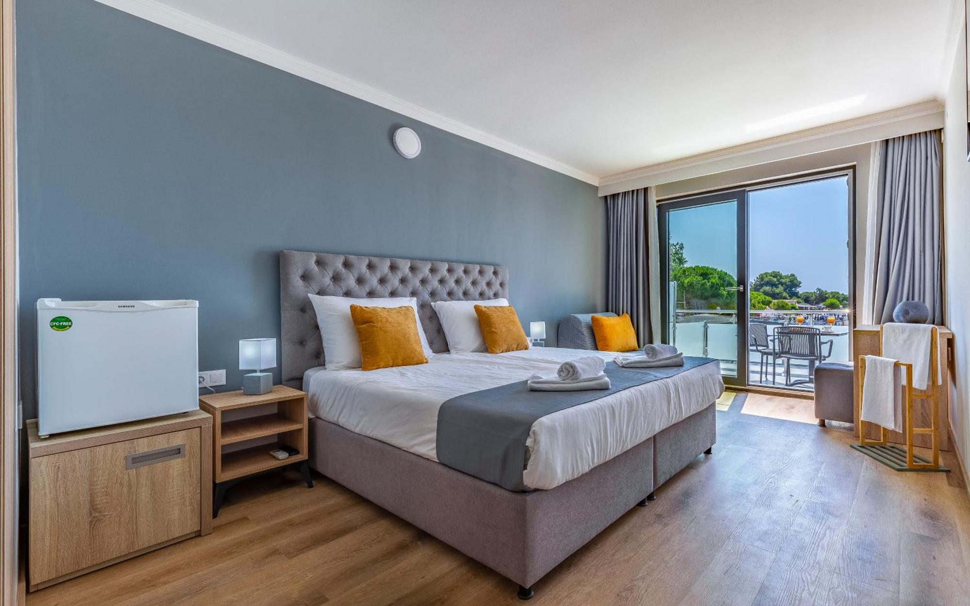 Hotel Koral ميدولين المظهر الخارجي الصورة