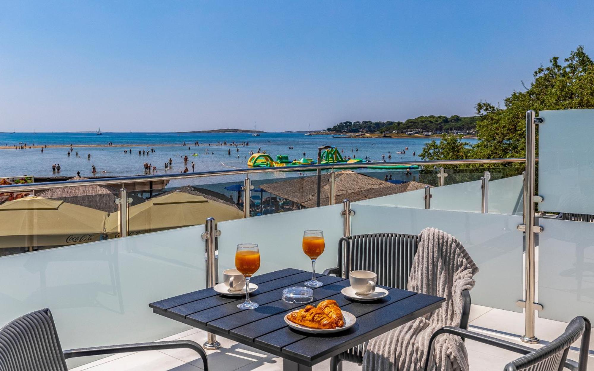 Hotel Koral ميدولين المظهر الخارجي الصورة