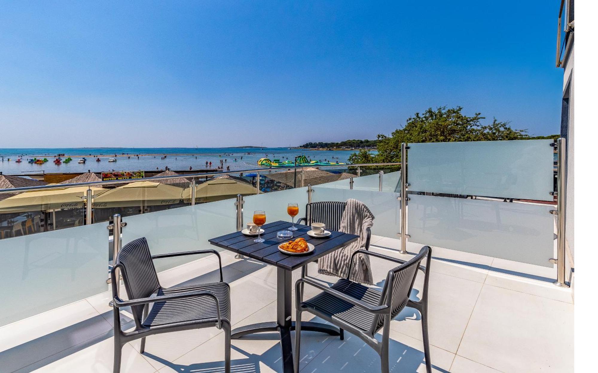Hotel Koral ميدولين المظهر الخارجي الصورة