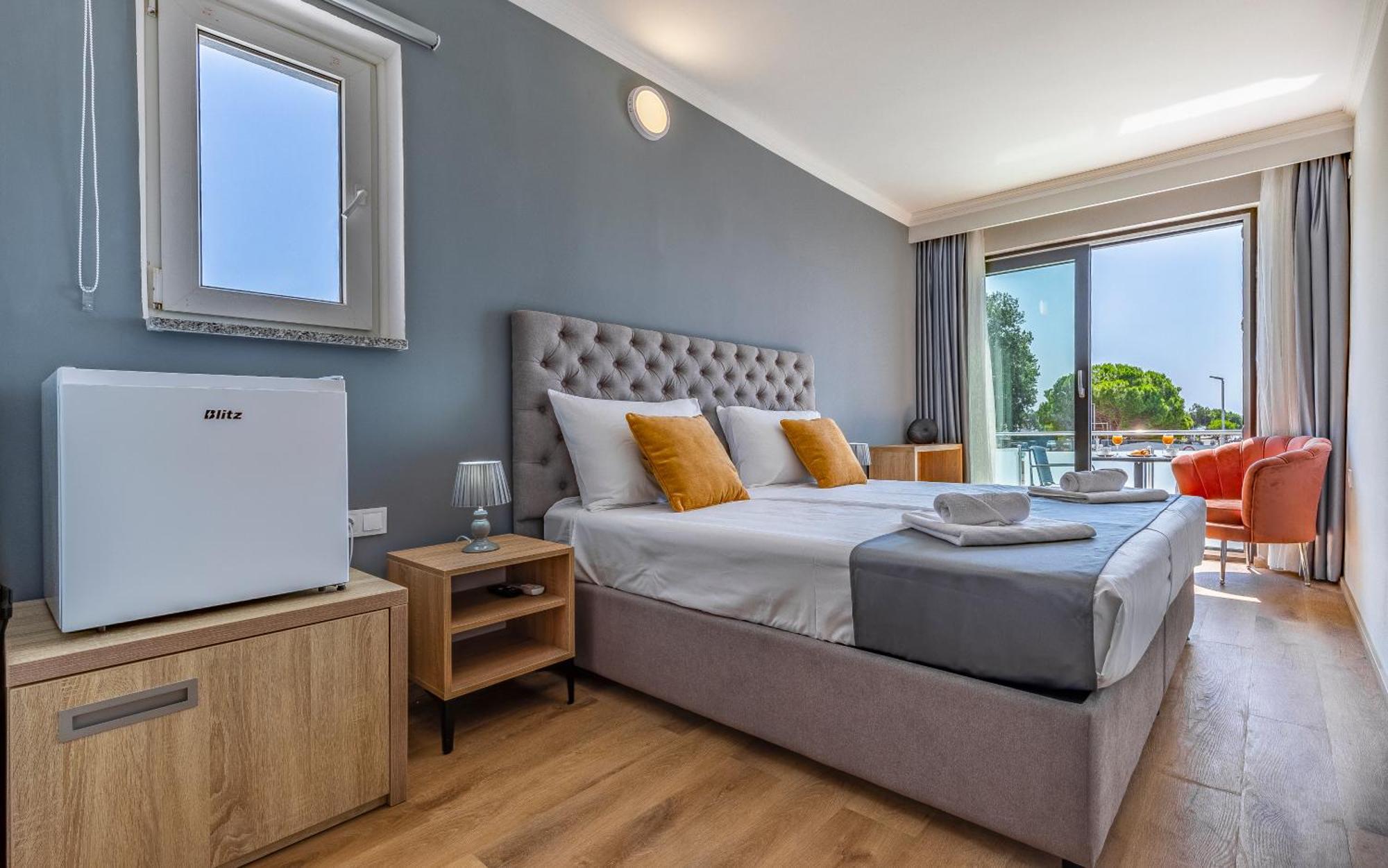 Hotel Koral ميدولين المظهر الخارجي الصورة