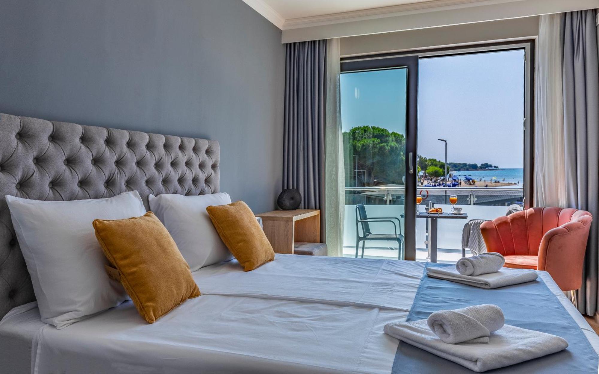 Hotel Koral ميدولين المظهر الخارجي الصورة
